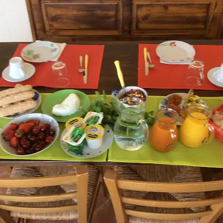 Alojamento de Acomodação e Pequeno-almoço Il Conte B E B Torpè