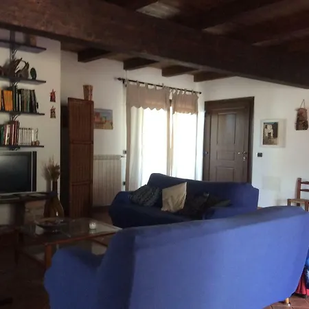 Alojamento de Acomodação e Pequeno-almoço Il Conte B E B Torpè